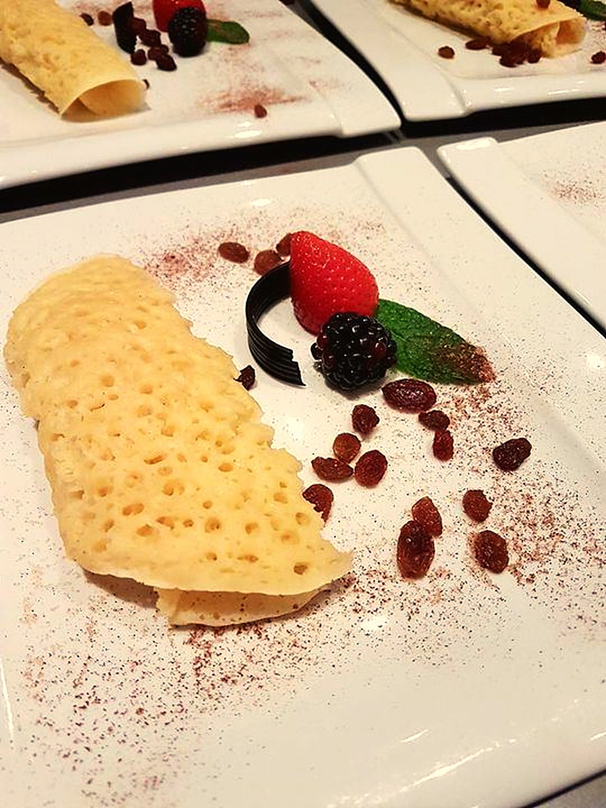 Baghrir dressé aux fruits